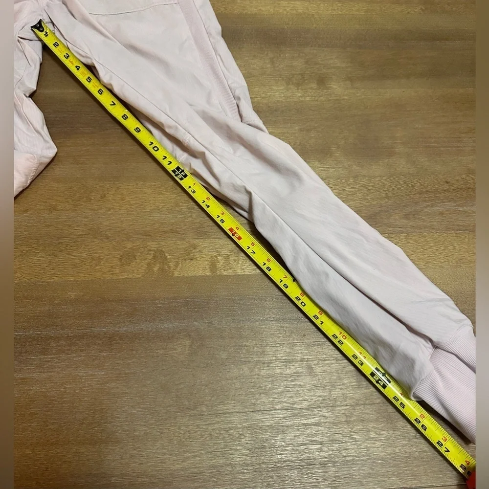 Lululemon Beyond the Studio Joggers 8 Feather Pink
